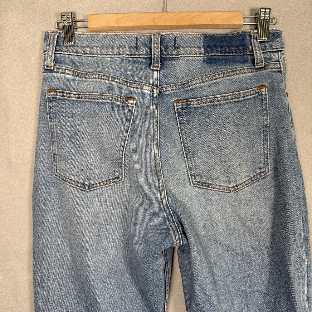 Abercrombie & Fitch The Mom High Rise Jeans Straight Leg Light Wash - Picture 12 of 16
